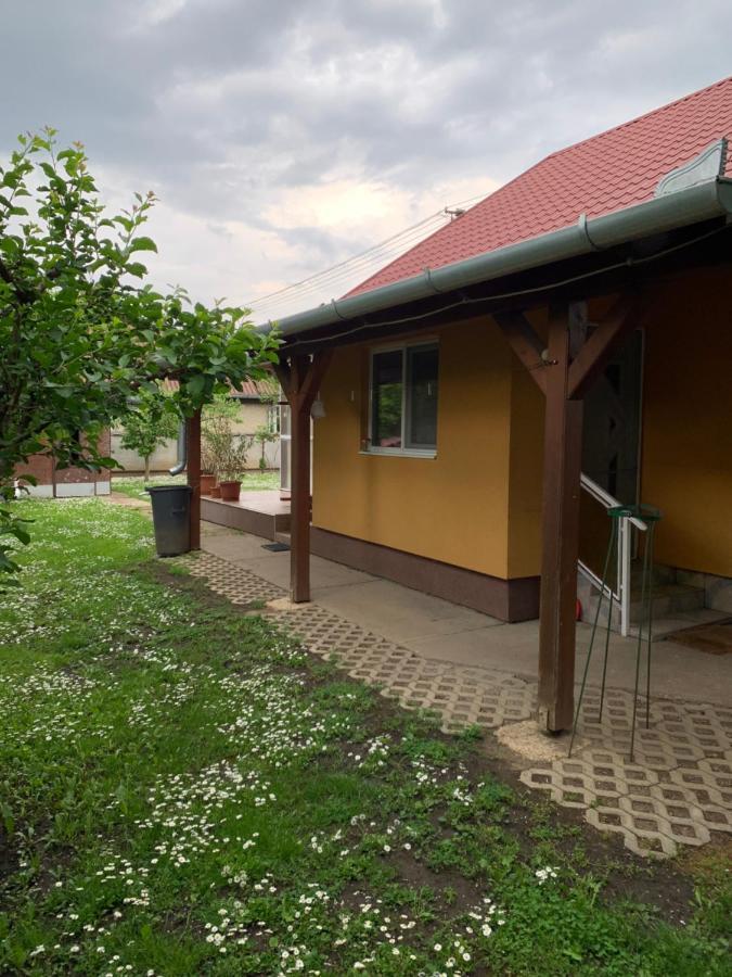 Eoetvoes Vendeghaz Villa Hajdúszoboszló Eksteriør bilde